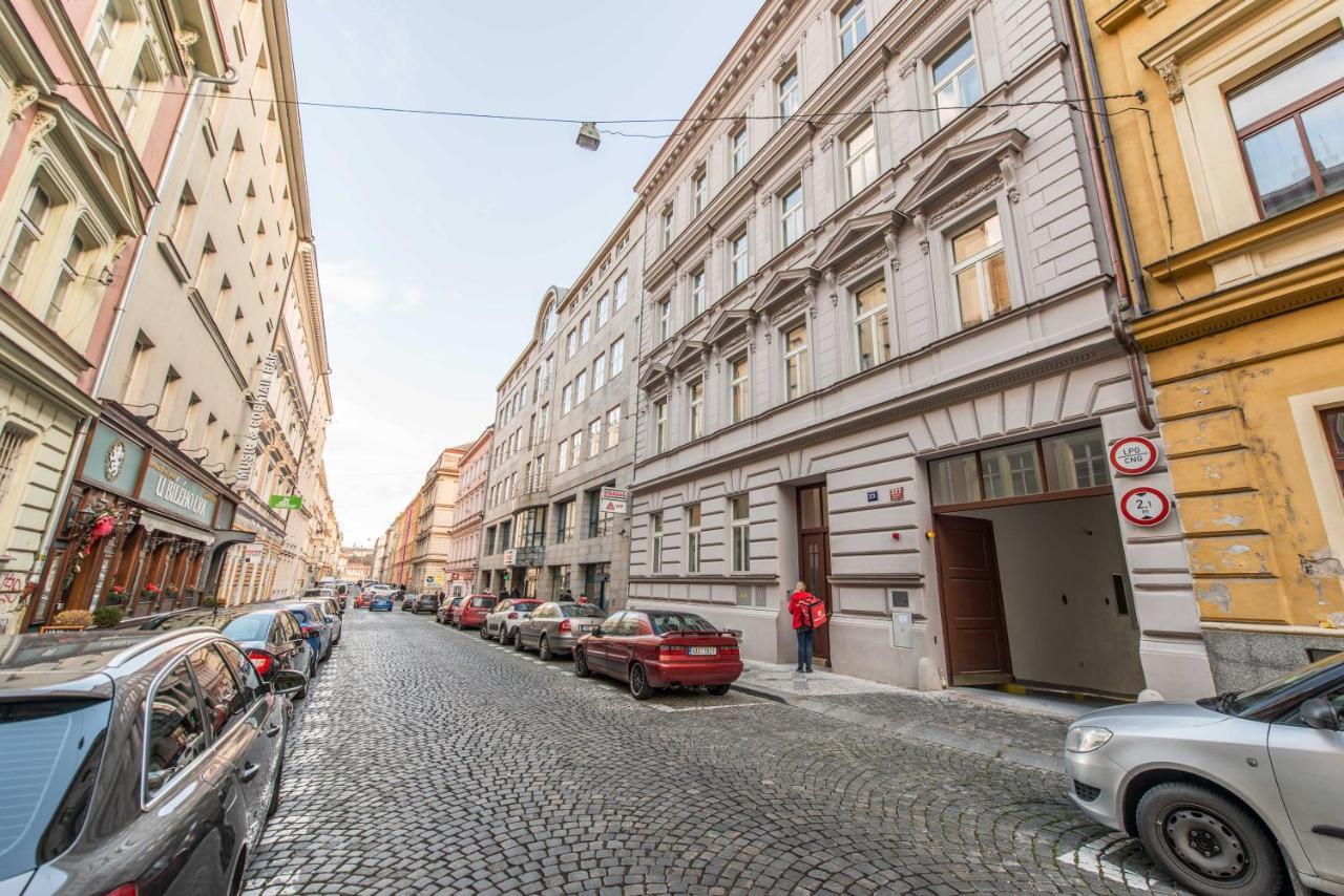 Lejlighed Quiet & New Near Center With Garage Prag